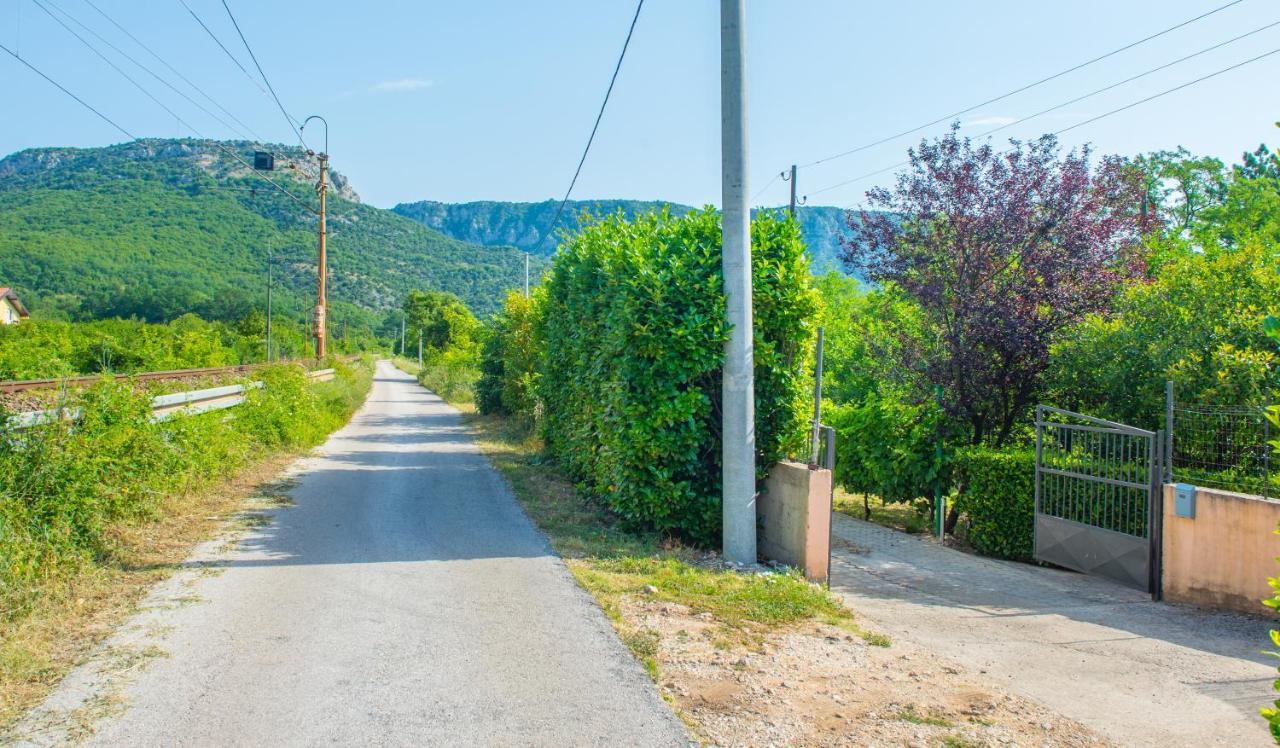 Holiday Home Narona Mostar Exterior foto